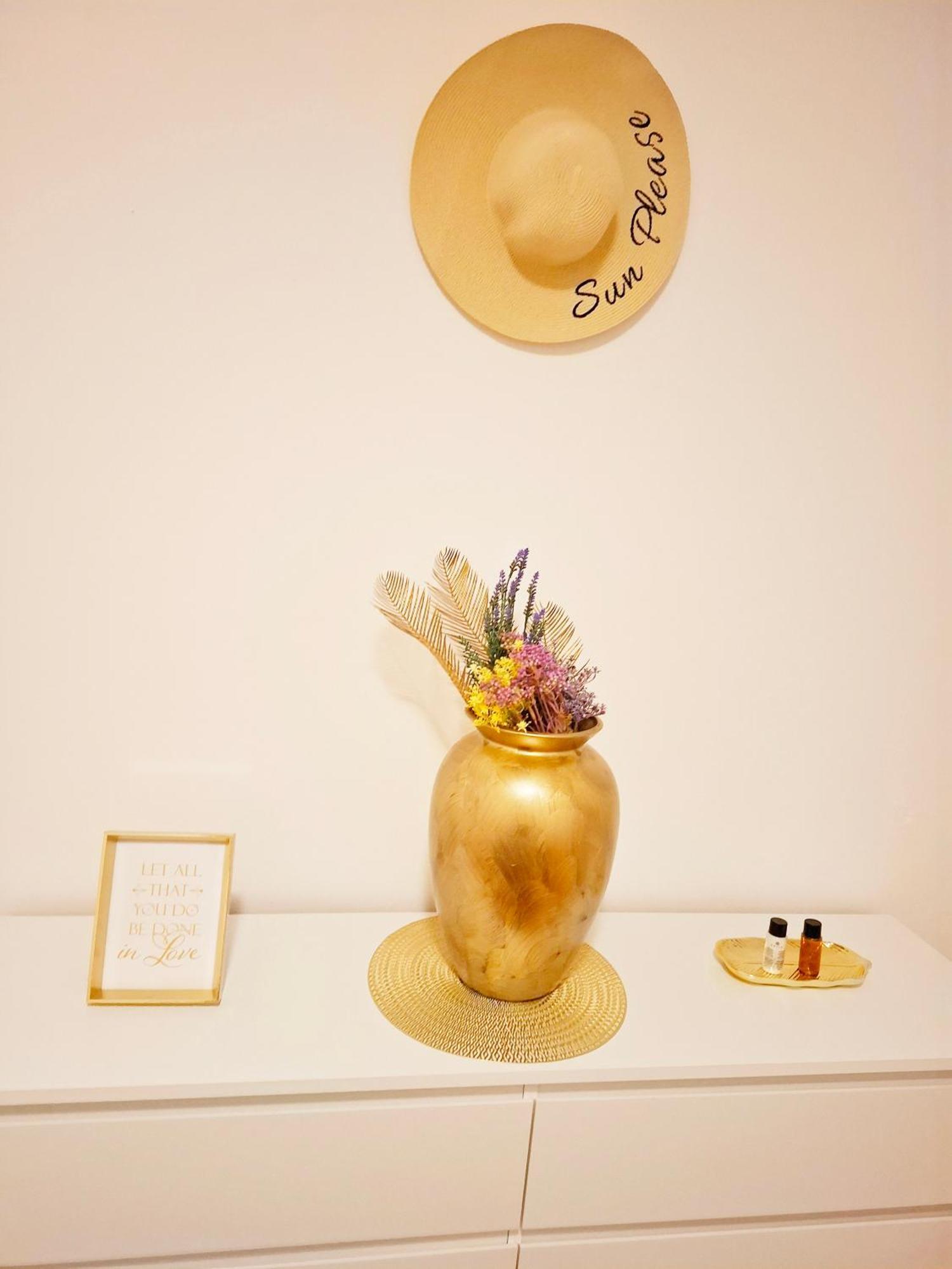 Golden Star Apartment
